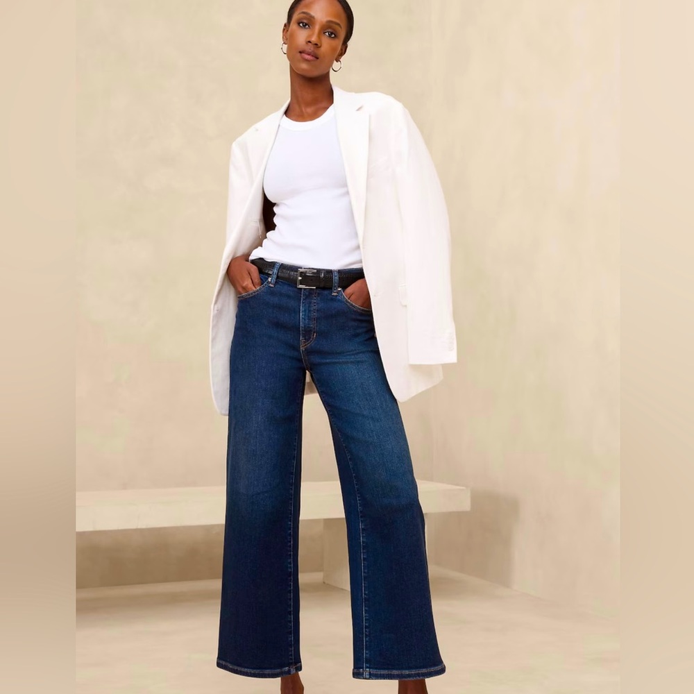 Vintage stretch high rise, cropped wide leg dark denim jeans, oh so FABULOUS